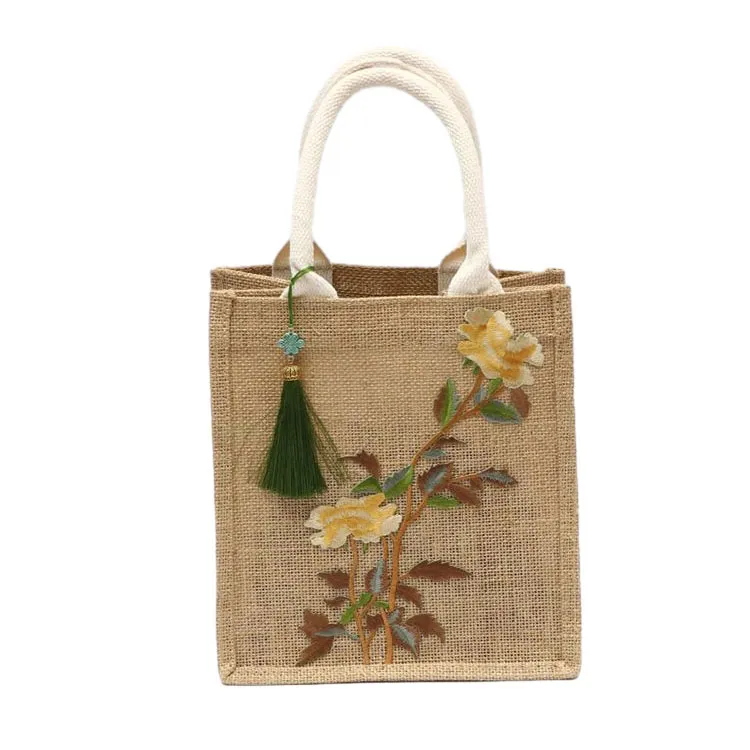 Cómo lavar un bolso colgante vintage de arpillera