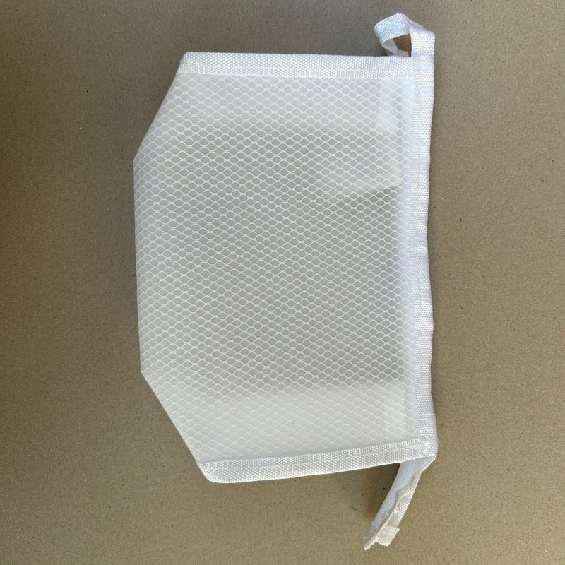 Cómo limpiar una bolsa de cosméticos transparente